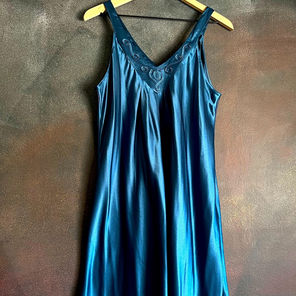 Oscar De La Renta Pink Label 90s Silky Night Gown